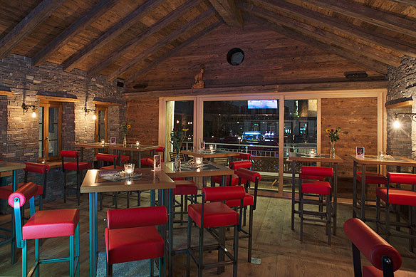 Swiss Alp Style | Steinbock-Bar